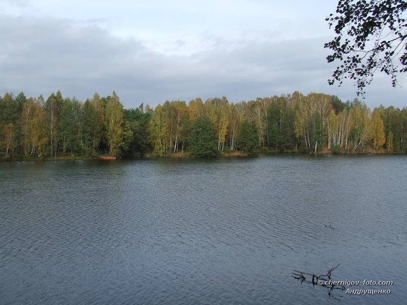 Бернадское озеро осенью