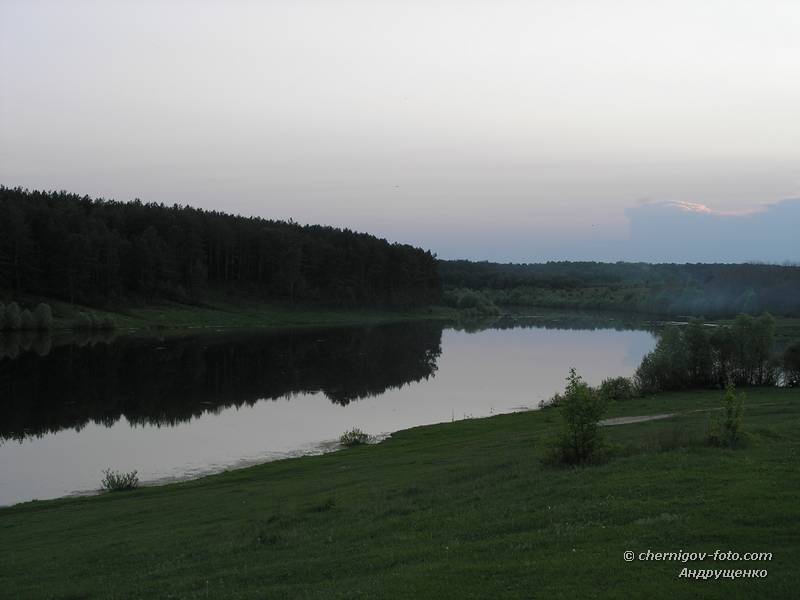 Озеро у села Кудровка вечером