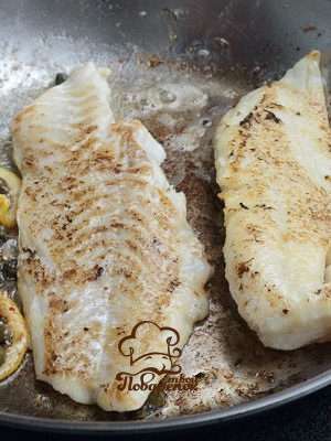 How to fry cod in a pan in flour