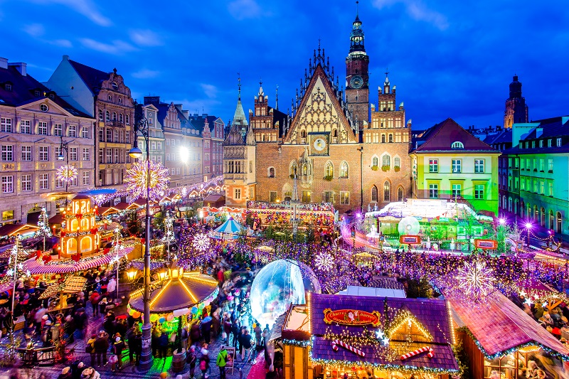 Рождественские ярмарки, организуемые в польских городах, развиваются каждый год, ссылаясь на чрезвычайно популярные традиции Германии и других стран Западной Европы