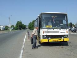 Автобус у трассы Чернигов-Новгород-Северский