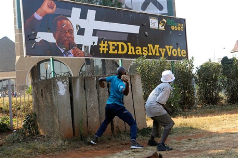 Сеть поддержки выборов в Зимбабве, которая утверждает, что является крупнейшей местной независимой группой наблюдателей за выборами в Зимбабве, говорит, что лидер Альянса «Движение за демократические перемены» Нельсон Чамиса никак не мог бы победить на только что завершившихся президентских выборах